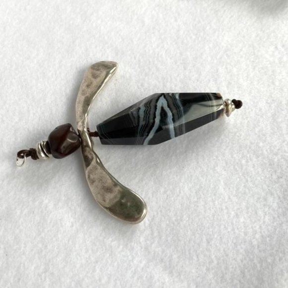Black Banded Agate Dragonfly Pendant Silver plated - Picture 13 of 14